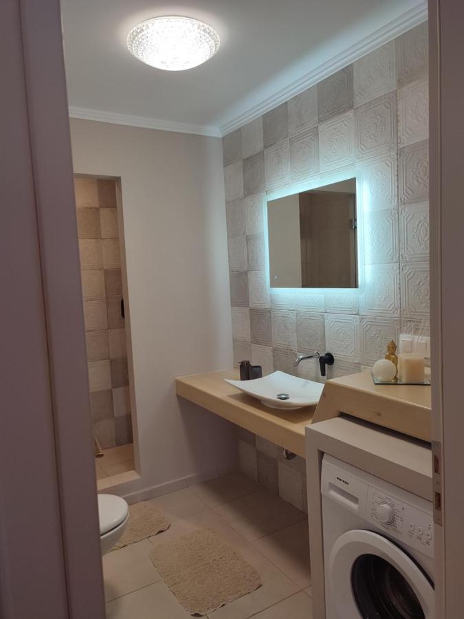 Gratelia Apartment Damnoni Bagian luar foto