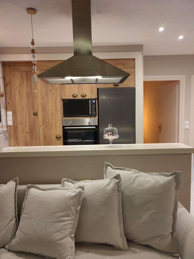 Gratelia Apartment Damnoni Bagian luar foto