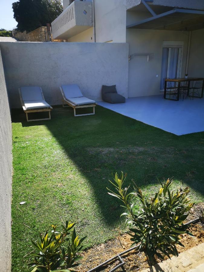 Gratelia Apartment Damnoni Bagian luar foto