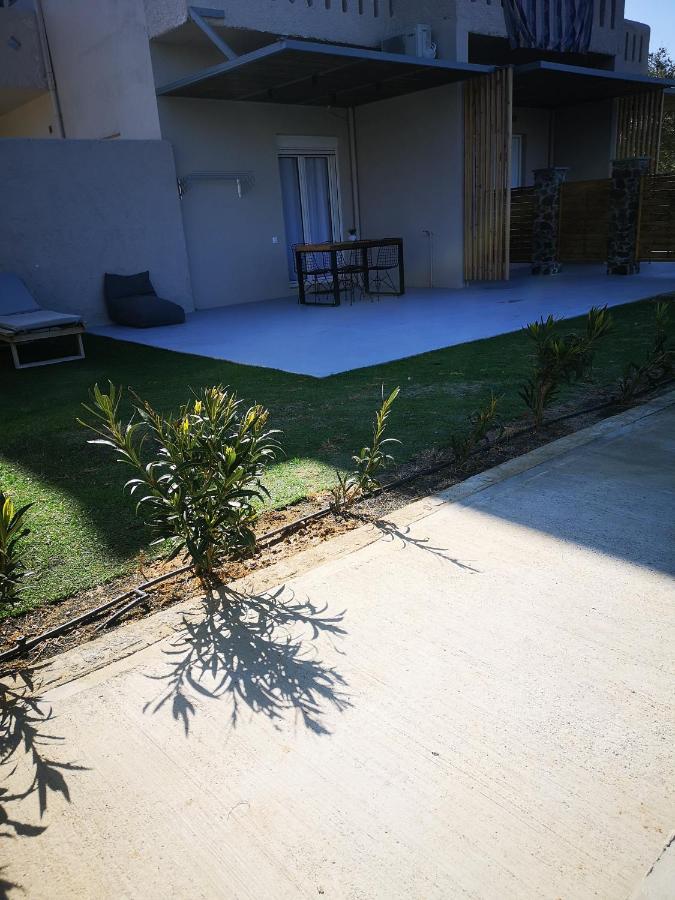 Gratelia Apartment Damnoni Bagian luar foto