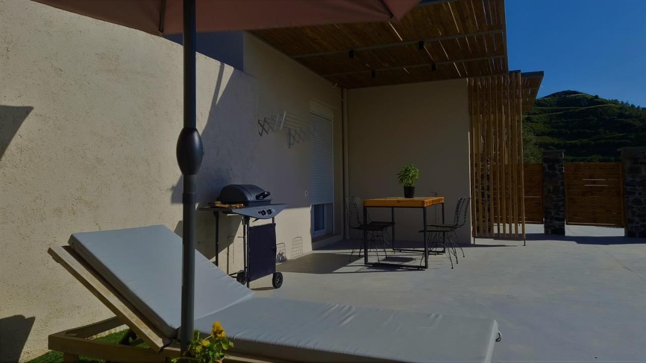 Gratelia Apartment Damnoni Bagian luar foto