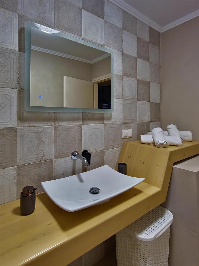 Gratelia Apartment Damnoni Bagian luar foto