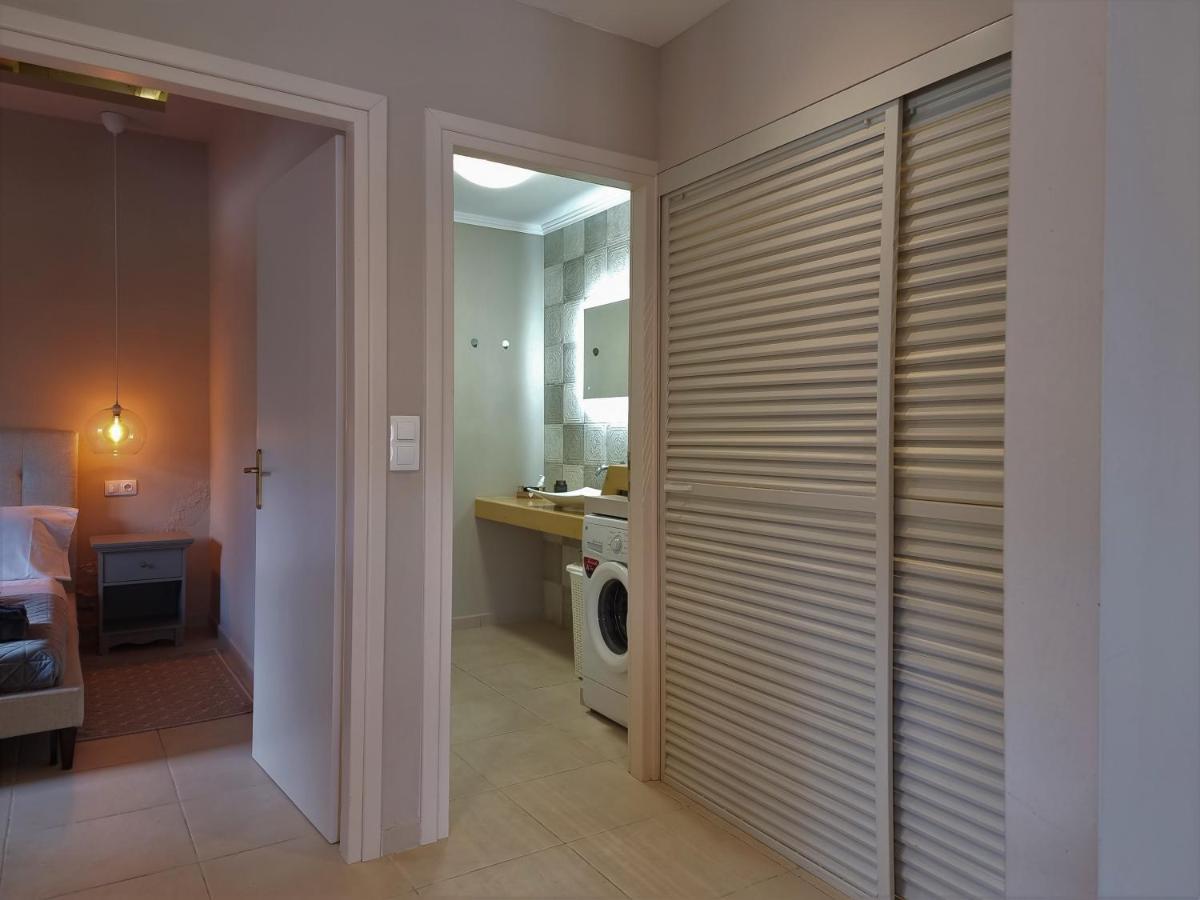 Gratelia Apartment Damnoni Bagian luar foto